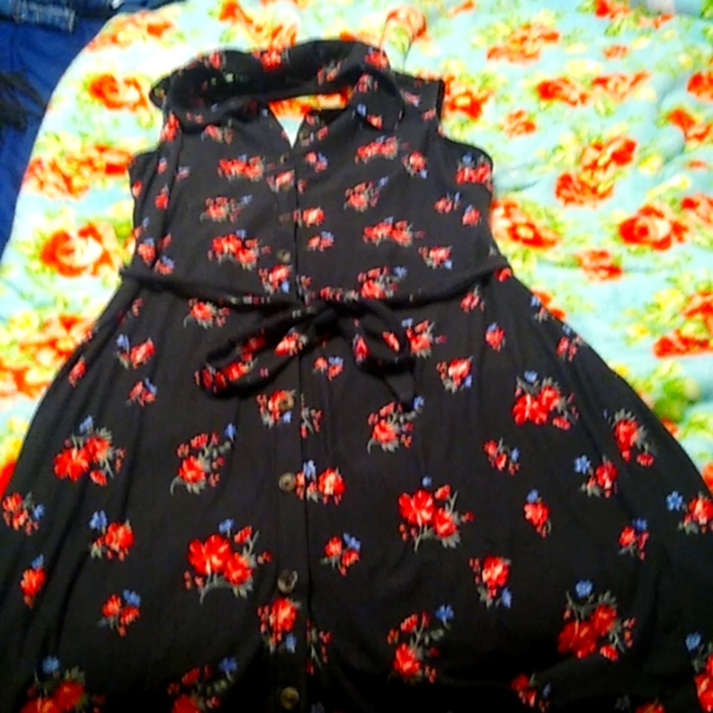 A flower dress sleeve less